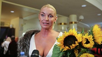 Волочкова требует у Большого театра зарплату за 17 лет и 200 млн руб морального ущерба
