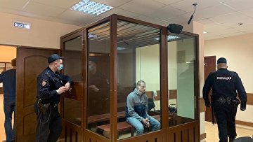 Суд вернул в прокуратуру дело о поджоге микроавтобуса Росгвардии на акции в Москве