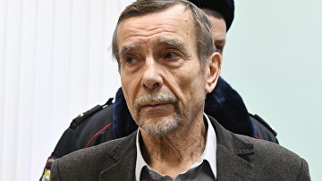 Суд заочно приговорил Льва Пономарева к 5,5 годам колонии