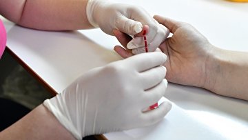 Суд обязал школу выплатить 25 тысяч рублей ученику за анализ крови без согласия родителей