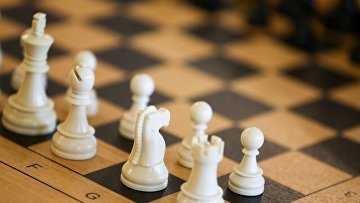 Шахматист Ниманн требует $100 млн от Карлсена за диффамацию