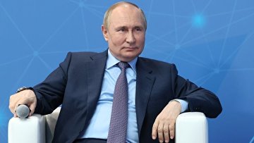 ПМЮФ стал значимой, авторитетной площадкой для профессиональных дискуссий - Путин