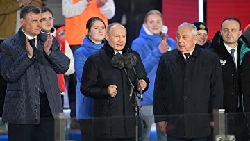 Путин поздравил россиян с 10-летием воссоединения страны с Крымом и Севастополем